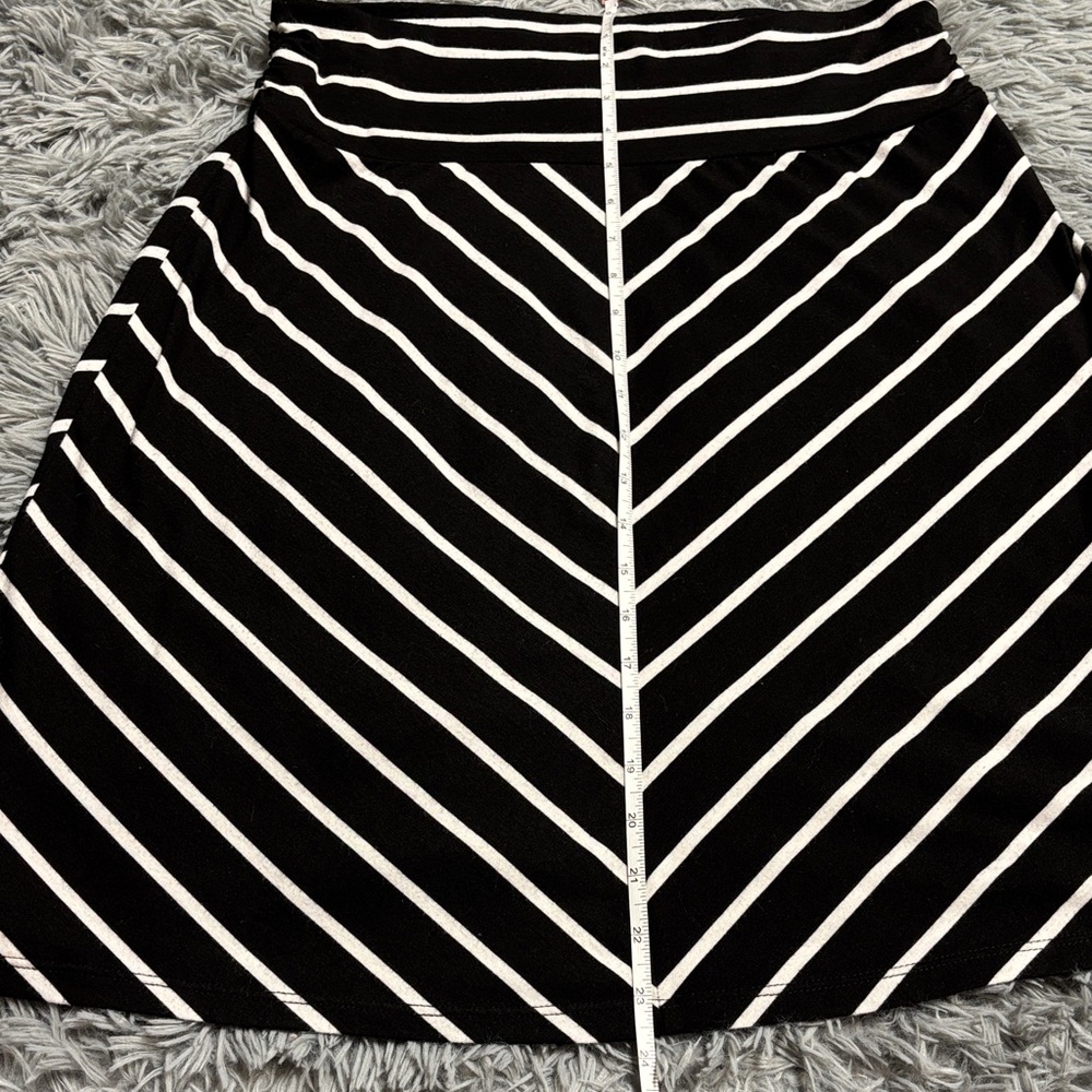 Black and White Striped Midi Skirt - Picture 10 of 15